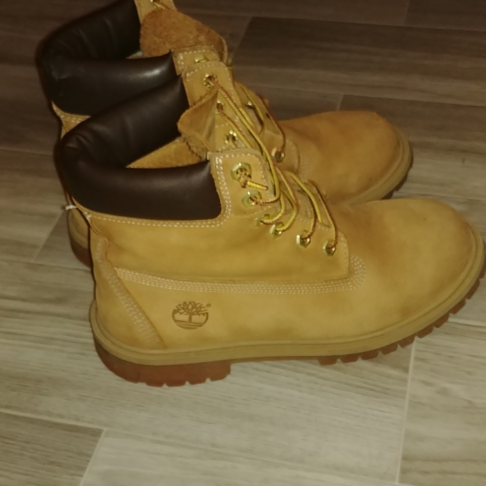 Ladies Timberland boots in size 8